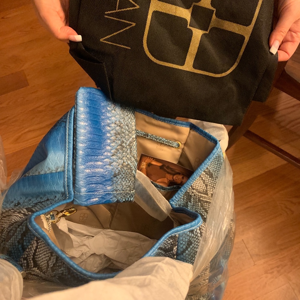 IMAN Blue Python Brand New - Picture 4 of 4